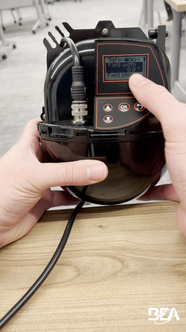 BTC - WIDESCAN safety field LCD thumb