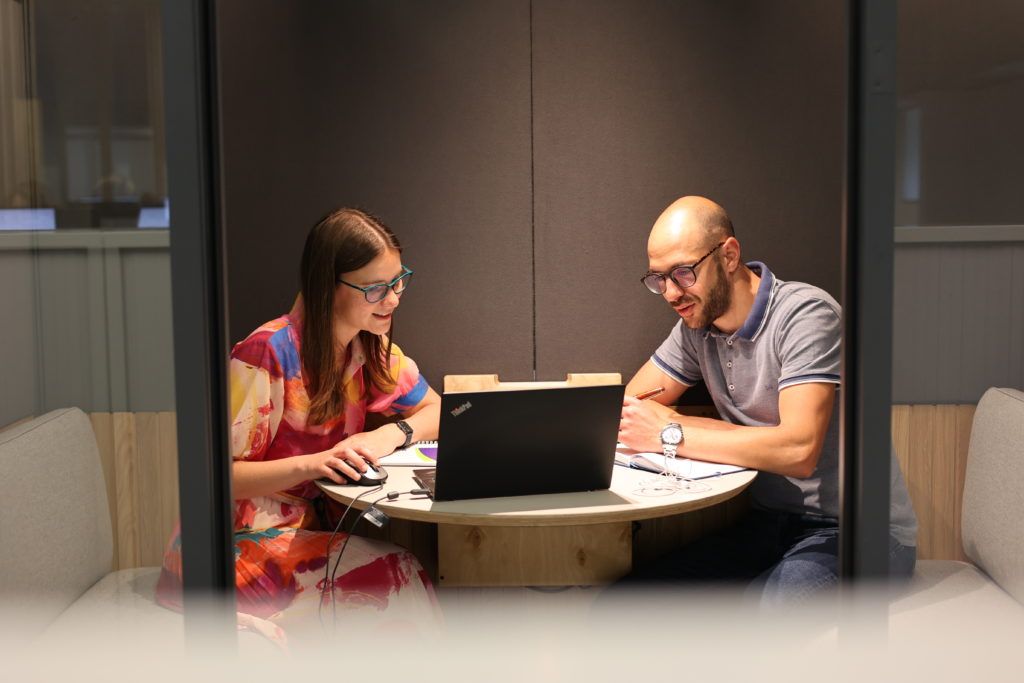 <strong>A STIMULATING</strong> WORK ENVIRONMENT