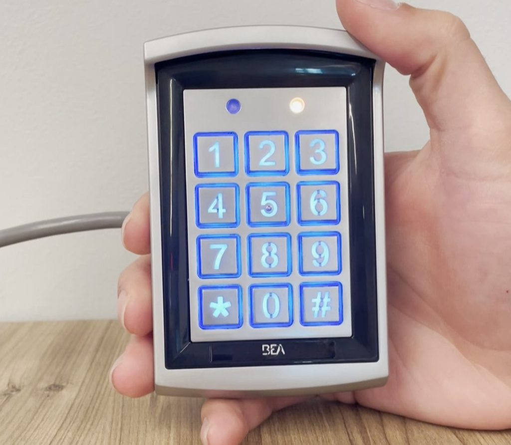 Keypad tamper short thumb