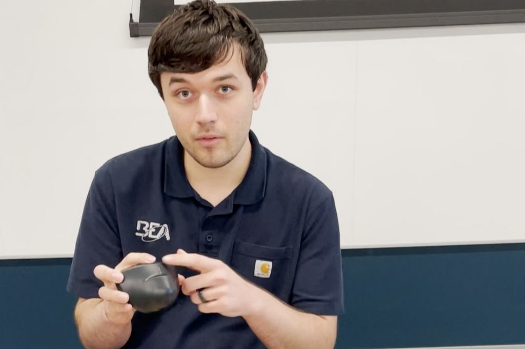 EAGLE SPRAYPAINT SHORT THUMB