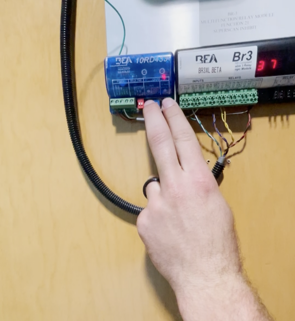 433 MHZ Removing Transmitter Short Thumb